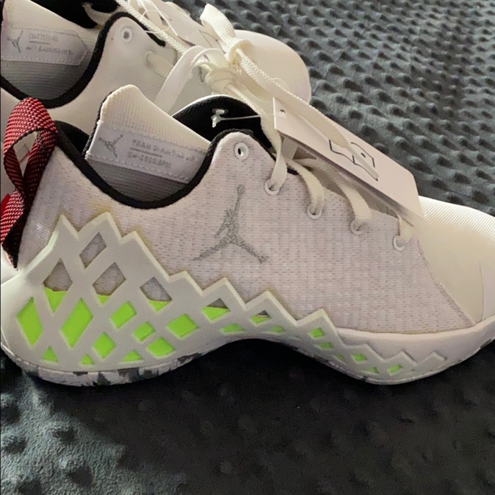 Jordan sneakers - Picture 7 of 16